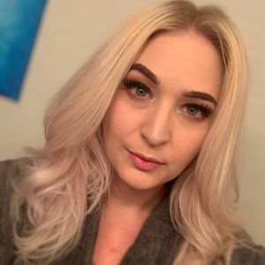 Meet your Posher, Casey